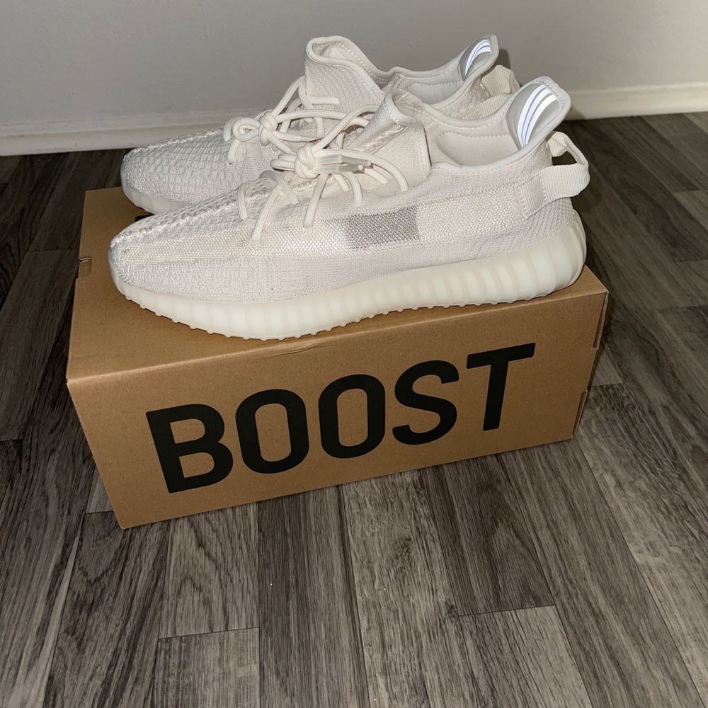 Yeezy Boost 350 - Picture 3 of 5